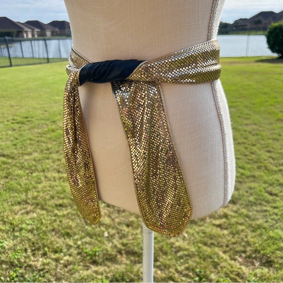 Vintage gold mesh scarf and belt - Picture 9 of 10